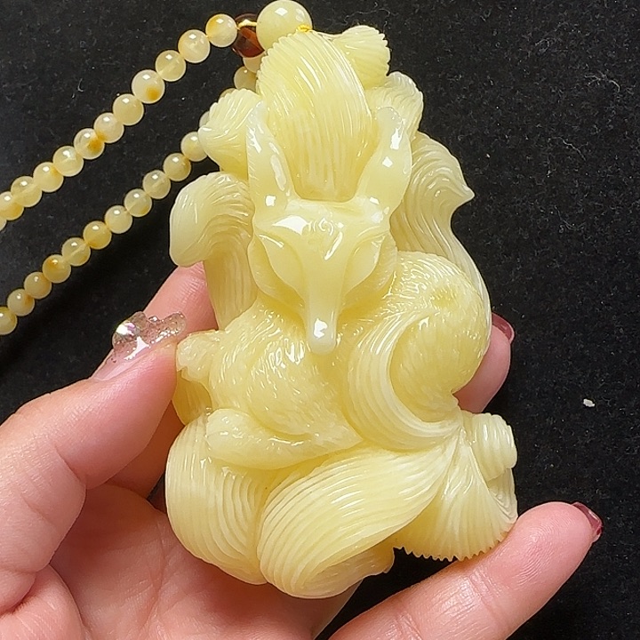 蜜蜡珠宝奇石未镶嵌