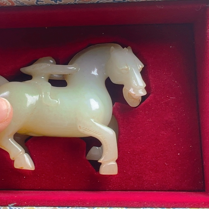 小***琪和田玉（糖玉）未镶嵌挂件