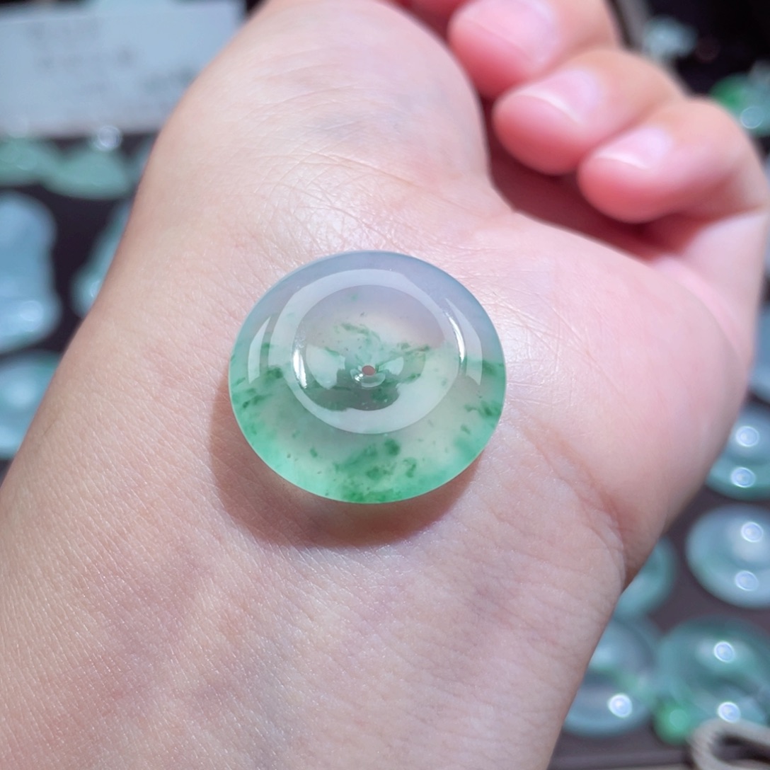 颈饰未镶嵌翡翠扣子