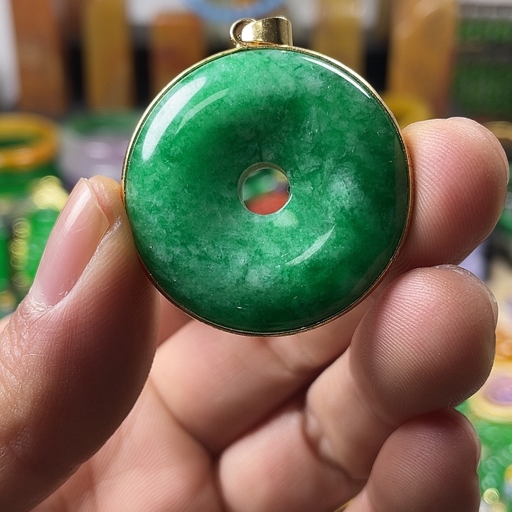 翡翠未镶嵌颈饰吊坠