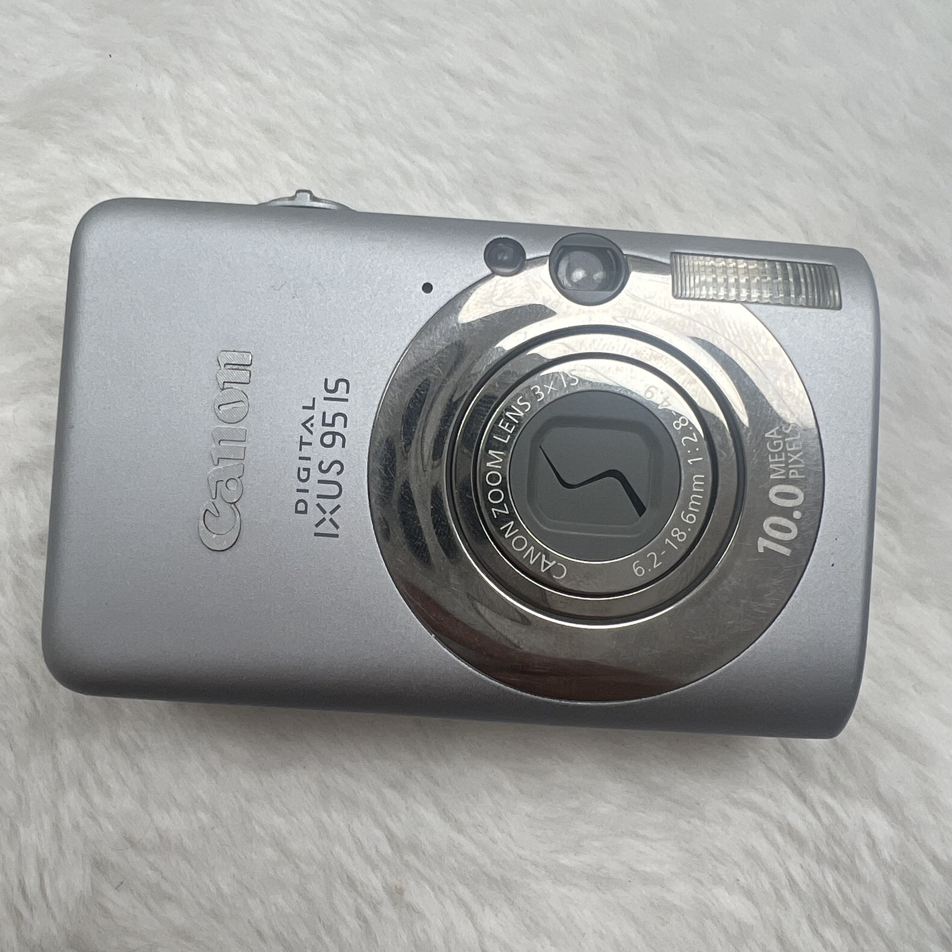 95新 Canon/佳能 ixus95银色 沈月同款ccd1000w像素人像冷白