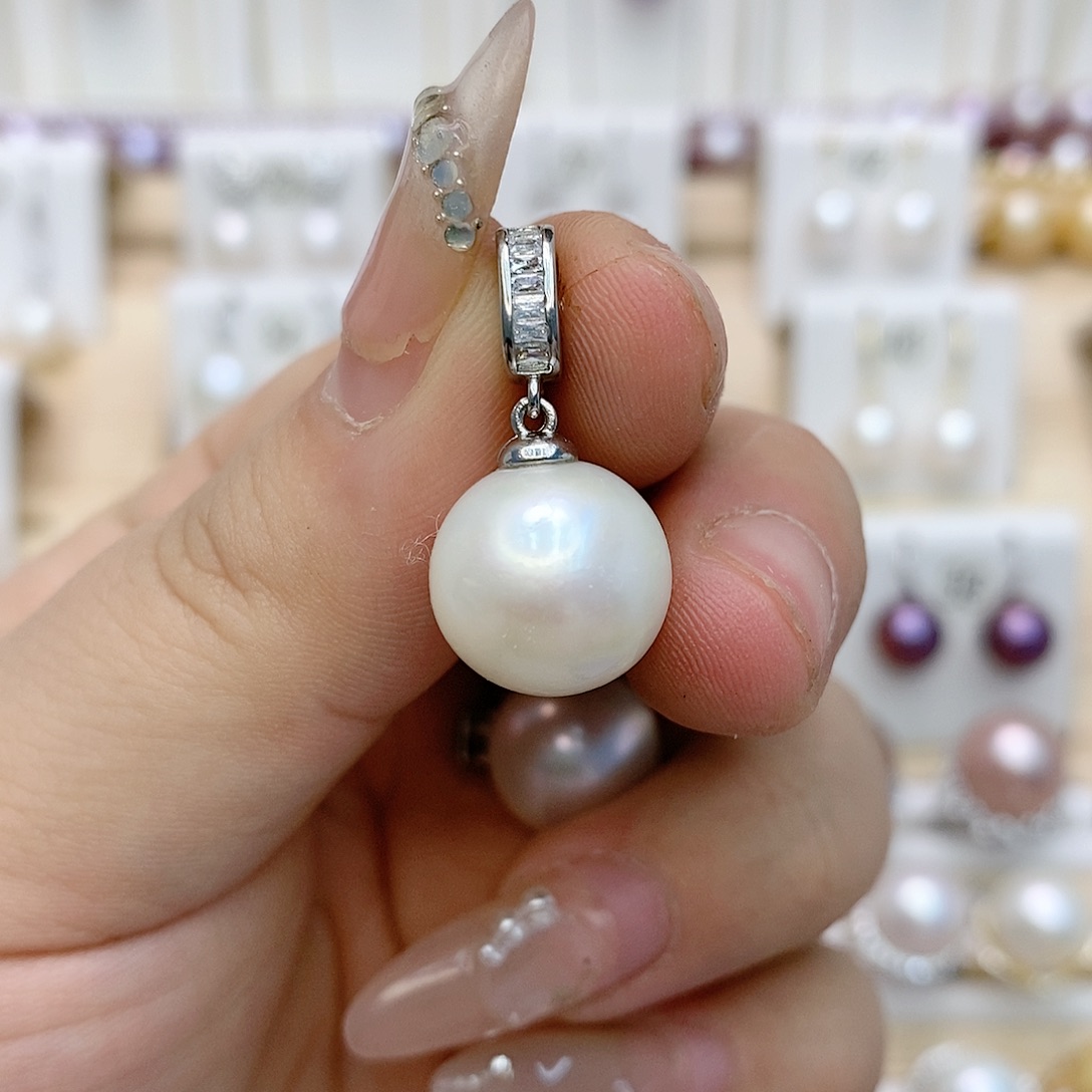 淡水珍珠颈饰合金