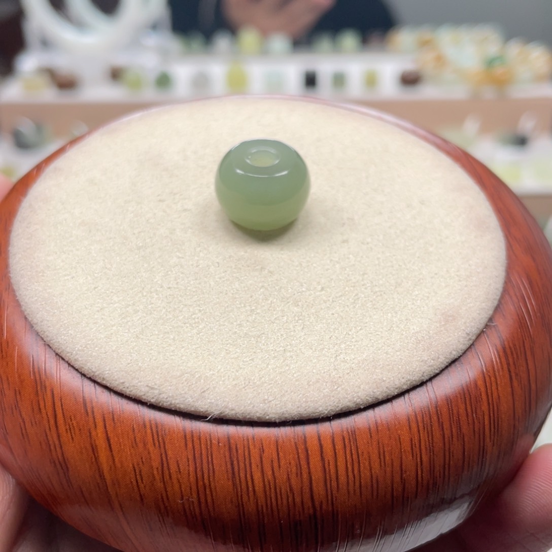 和田玉戒圈未镶嵌三*珠子