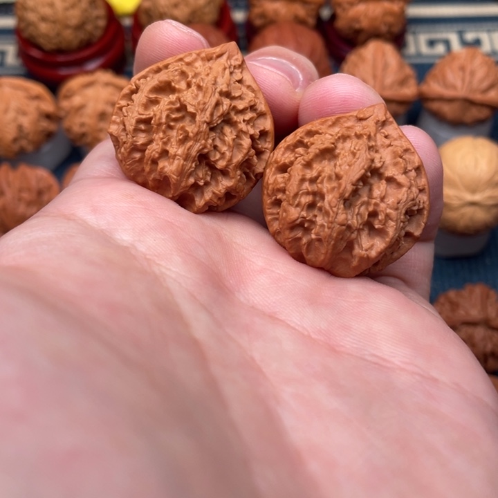 文玩核桃把件龙脊