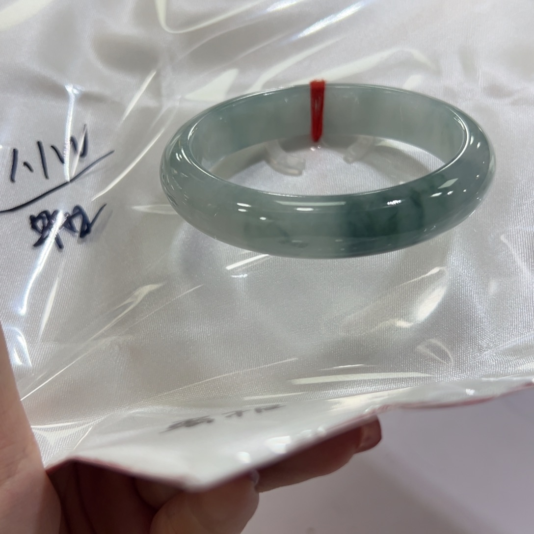 翡翠手镯未镶嵌黄*仙手镯