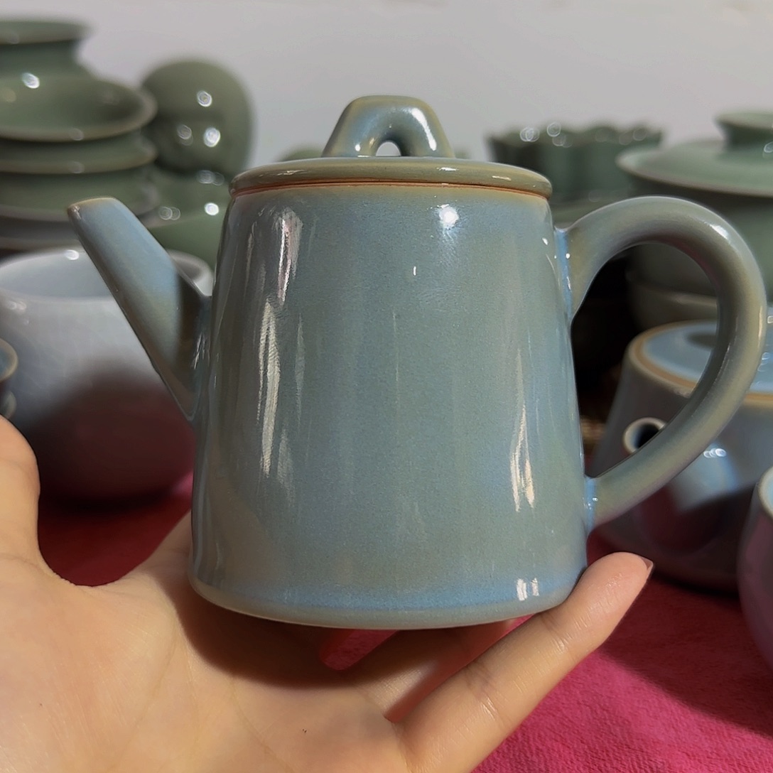 微瑕原矿天青釉一统天下壶