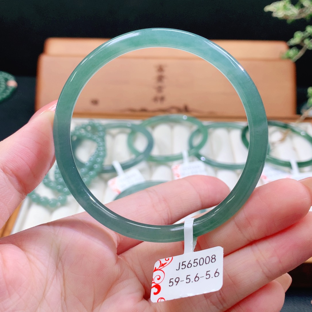 翡翠未镶嵌手镯天然