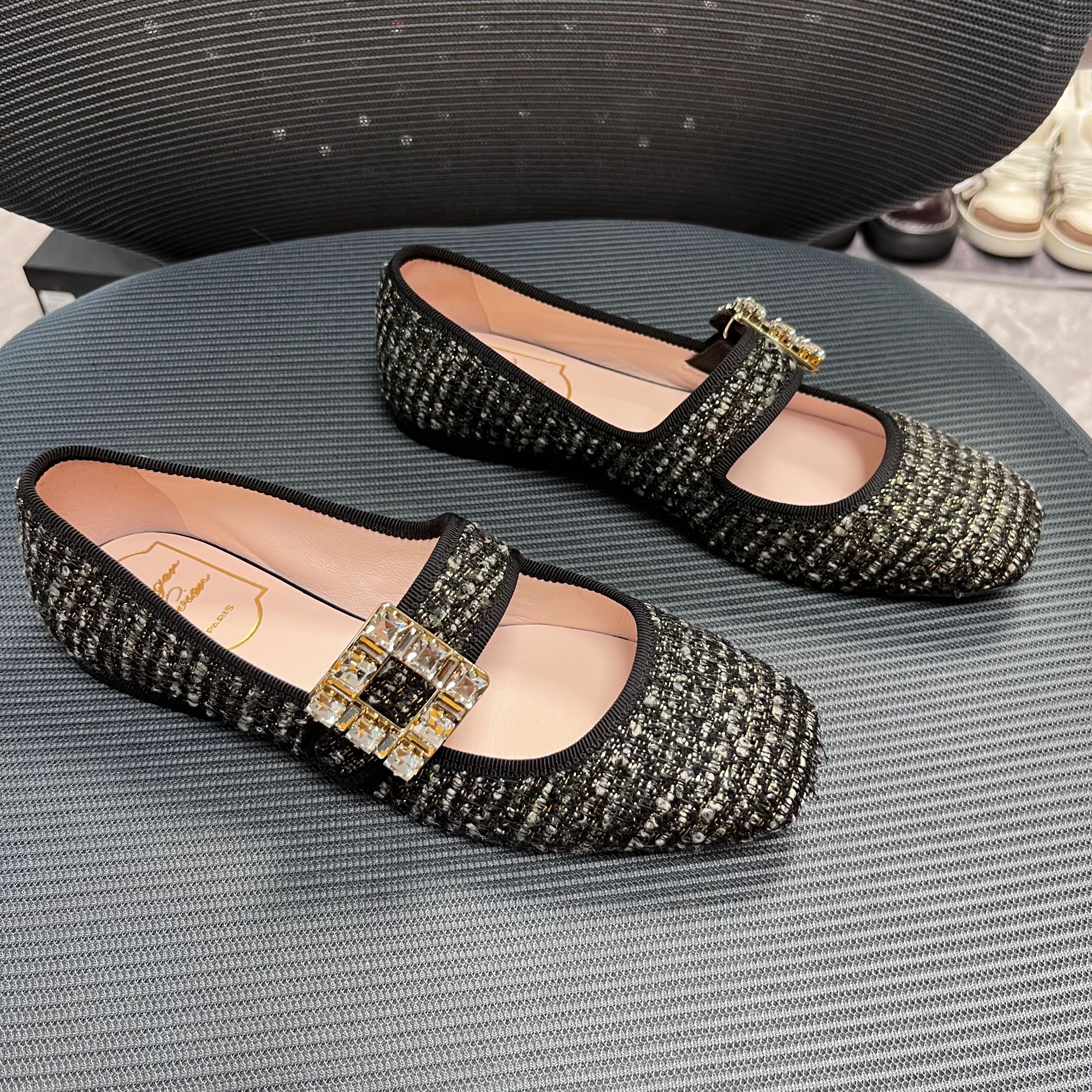 99新 Roger Vivier/罗杰·维威耶 仅试穿！35.5码！织物小钻扣平底鞋