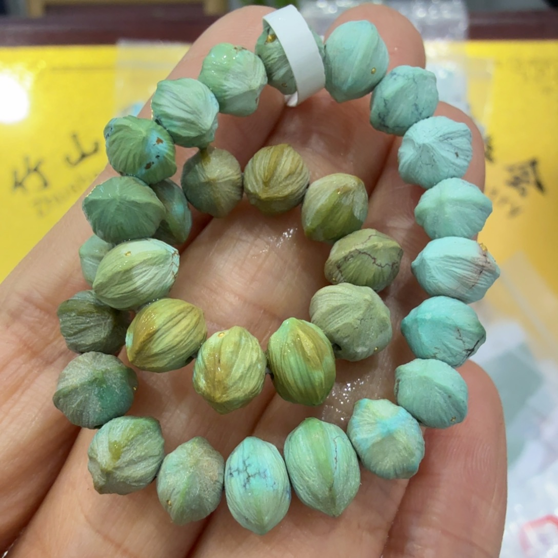 绿松石未镶嵌珠宝奇石