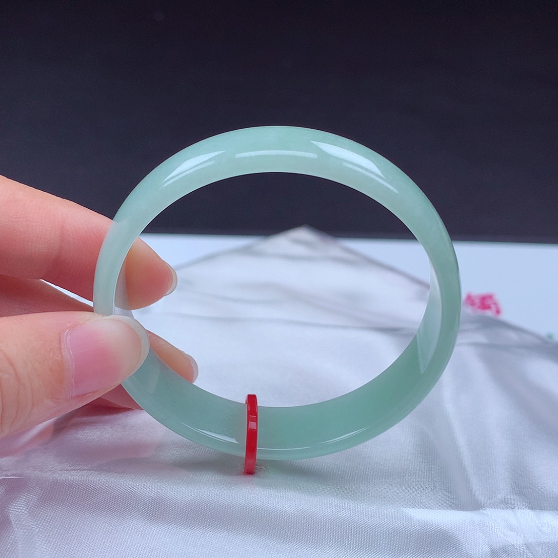 翡翠手镯未镶嵌手镯001677