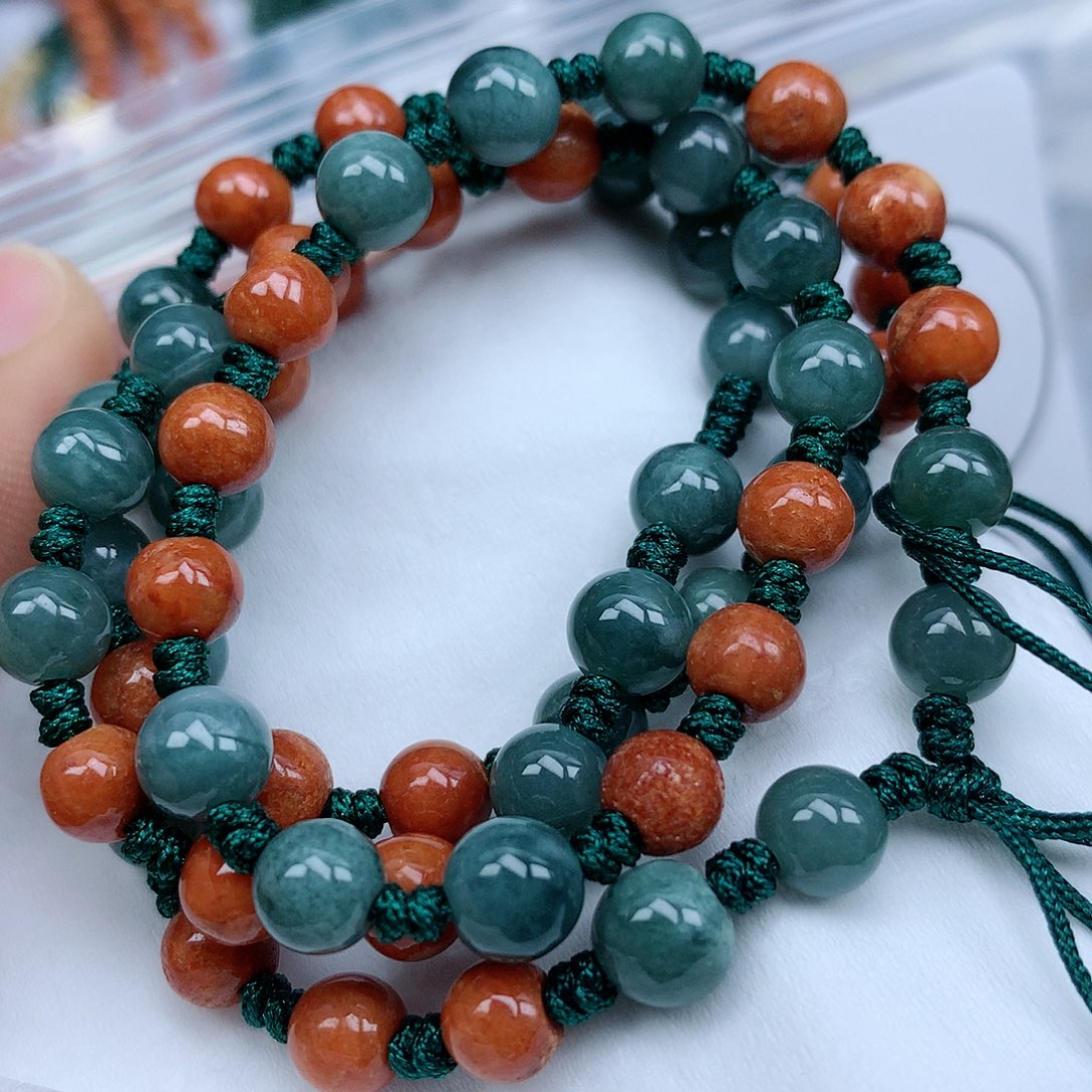 翡翠颈饰未镶嵌手串