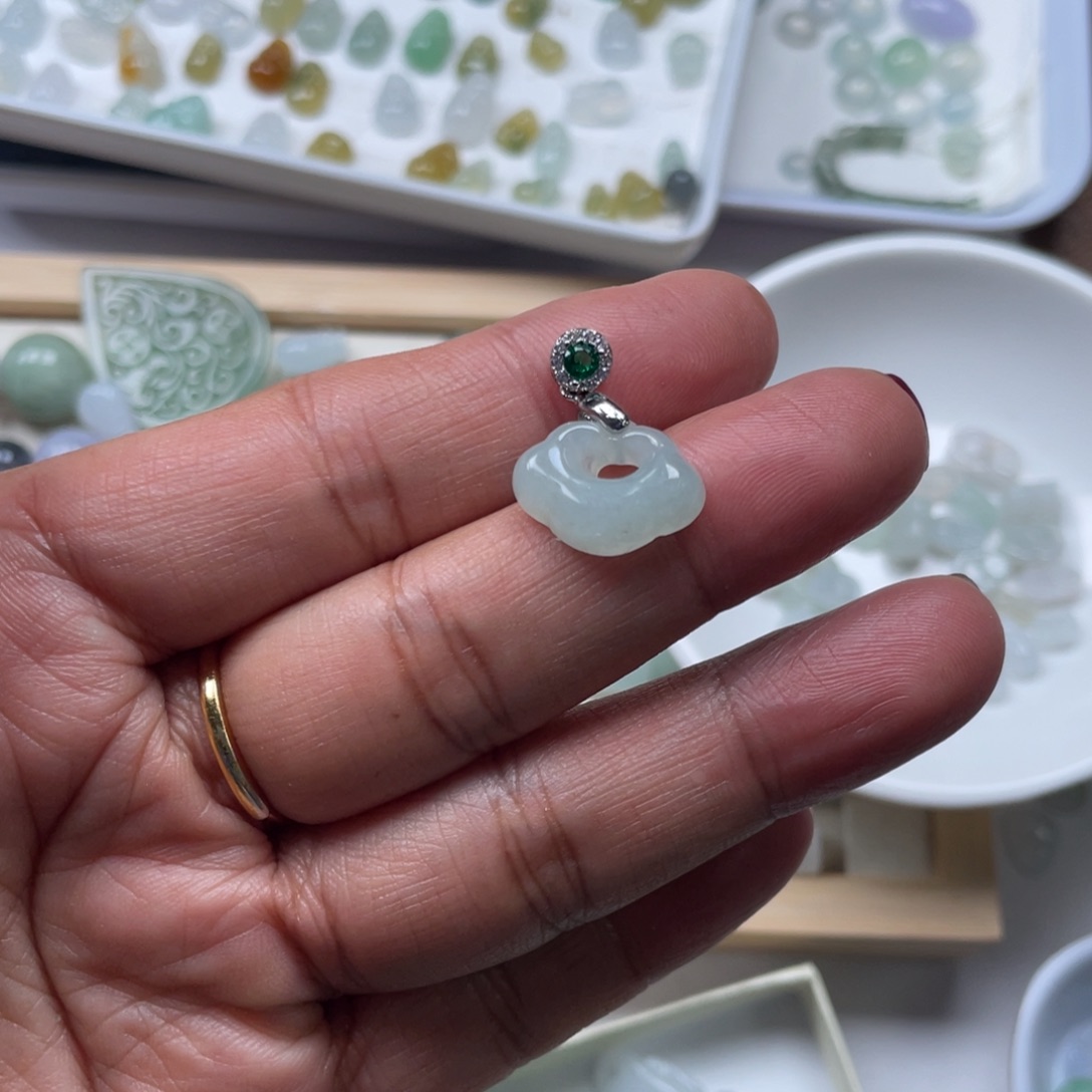 翡翠颈饰未镶嵌55555555