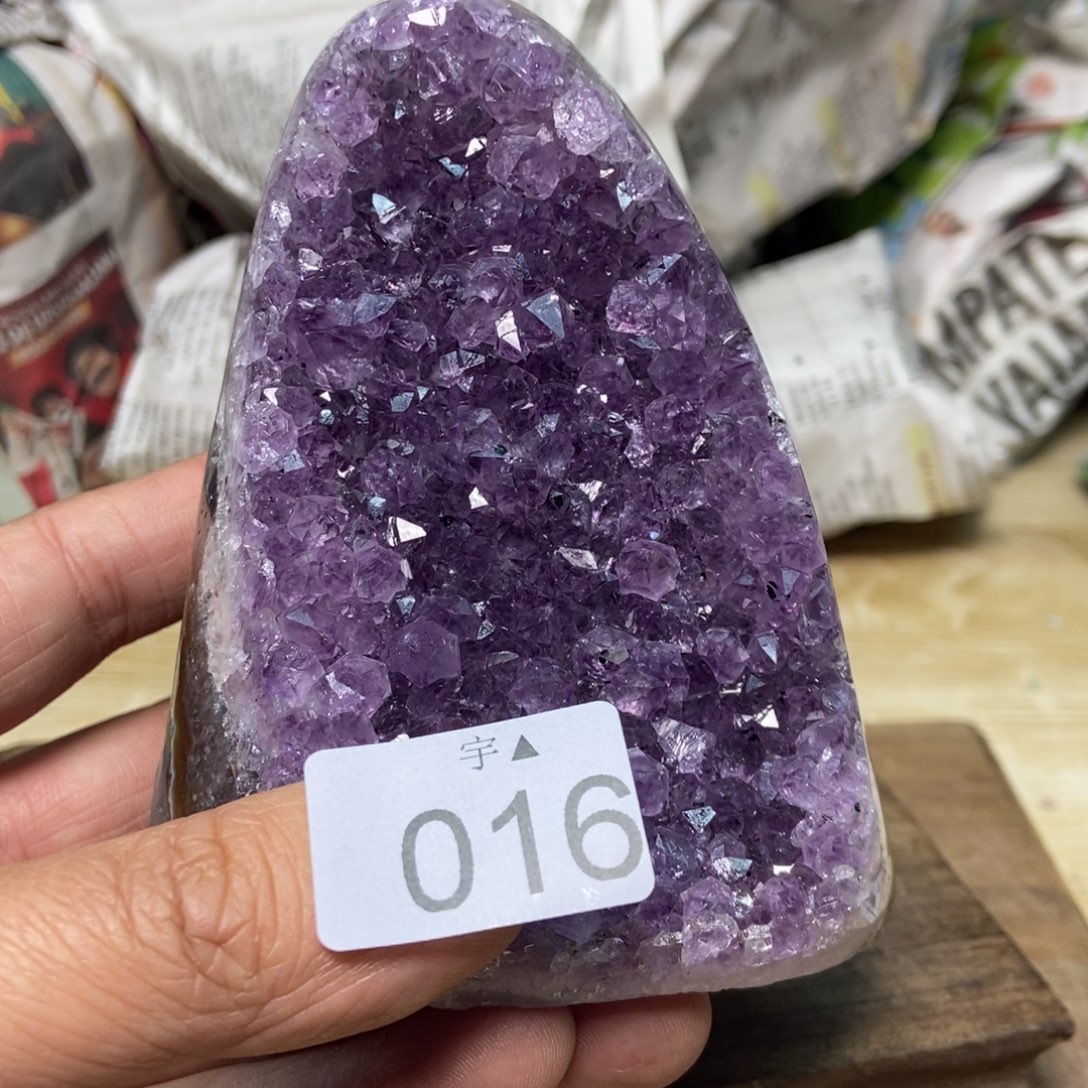 紫晶天然水晶摆件未镶嵌