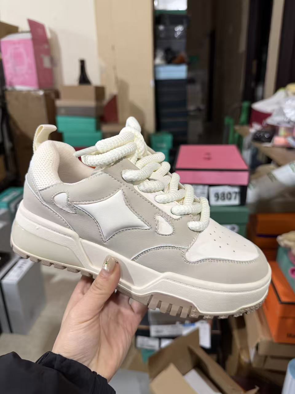 B-111新款休闲板鞋272015