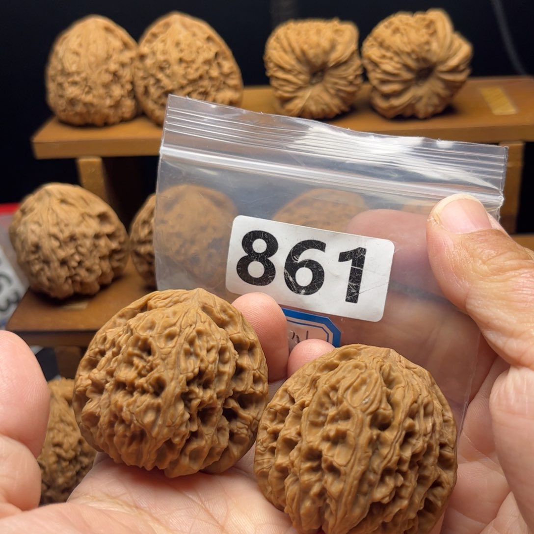 吊坠文玩核桃南疆44