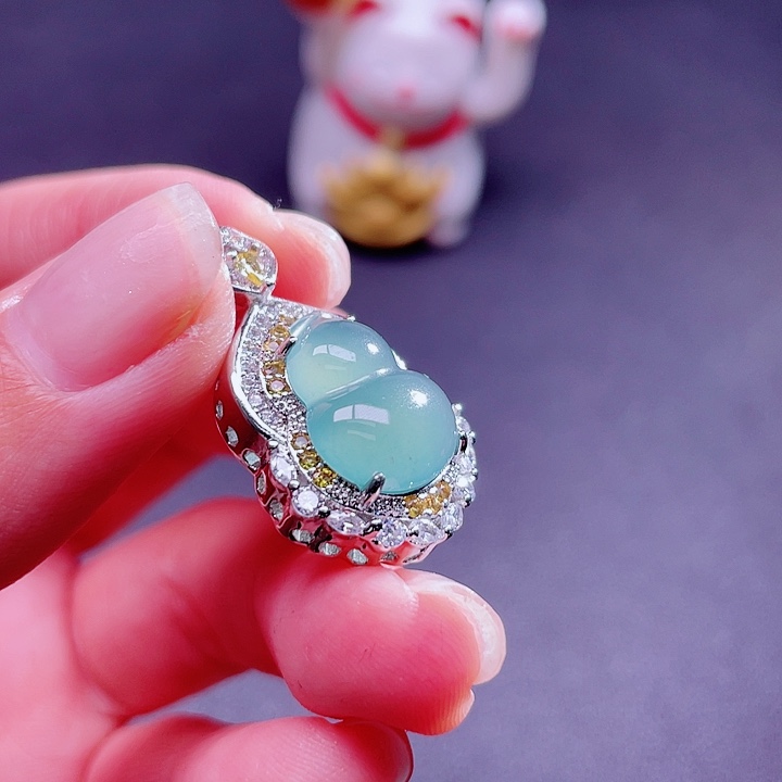 翡翠吊坠(不含链)未镶嵌