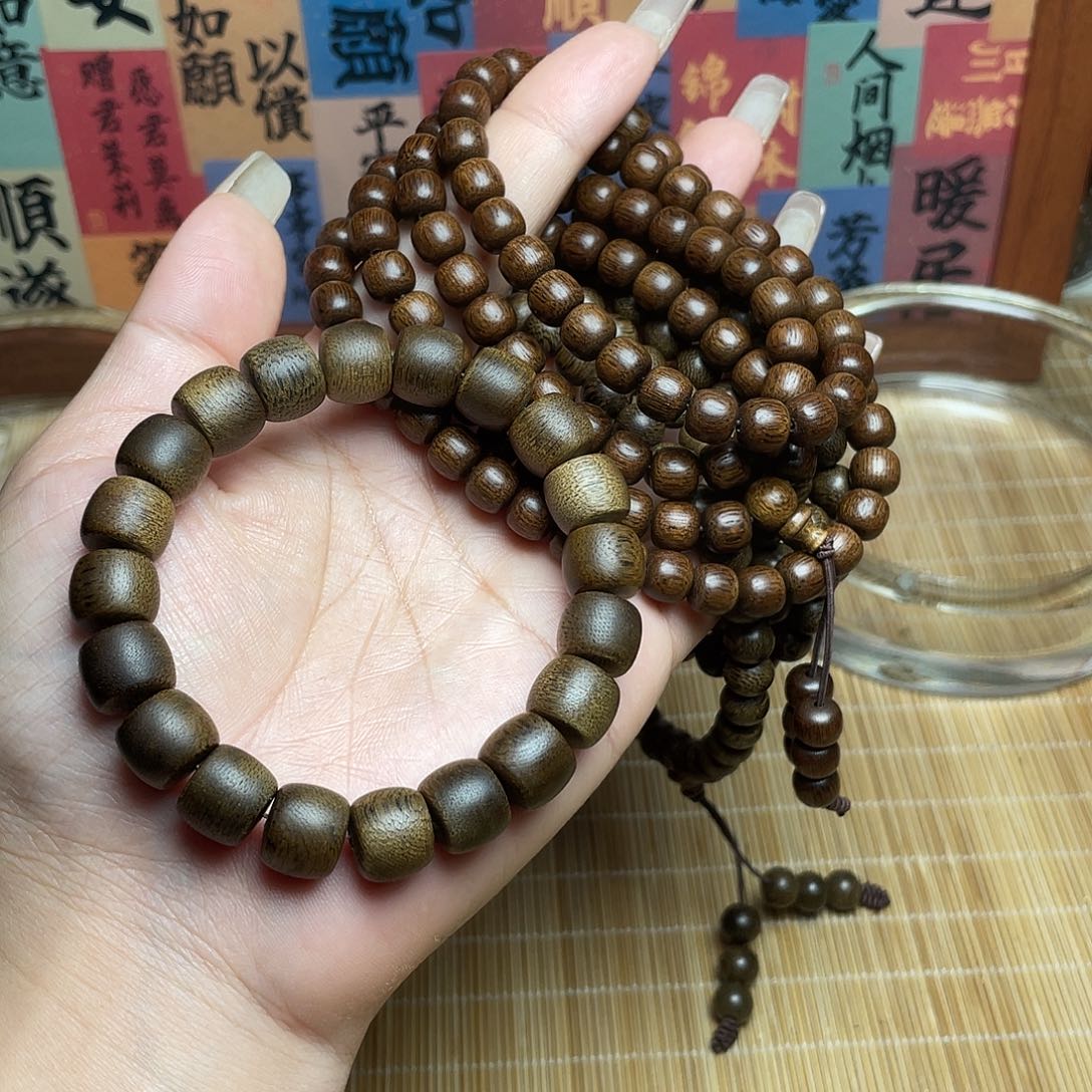 沉香手串前*越南富森红土沉香