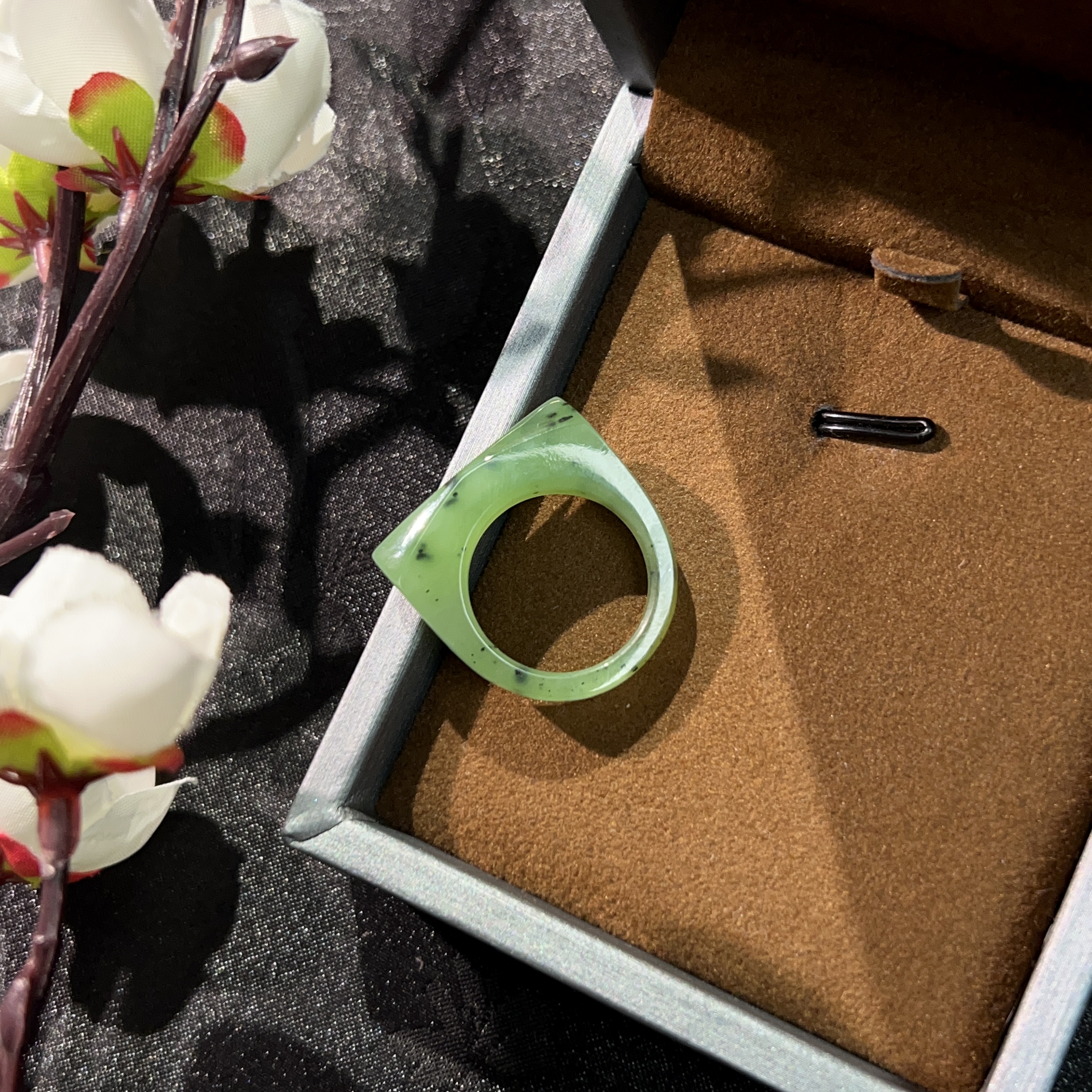 【孤品】天然和田玉果绿马鞍指环#16码-SS1326（多样性发其一）