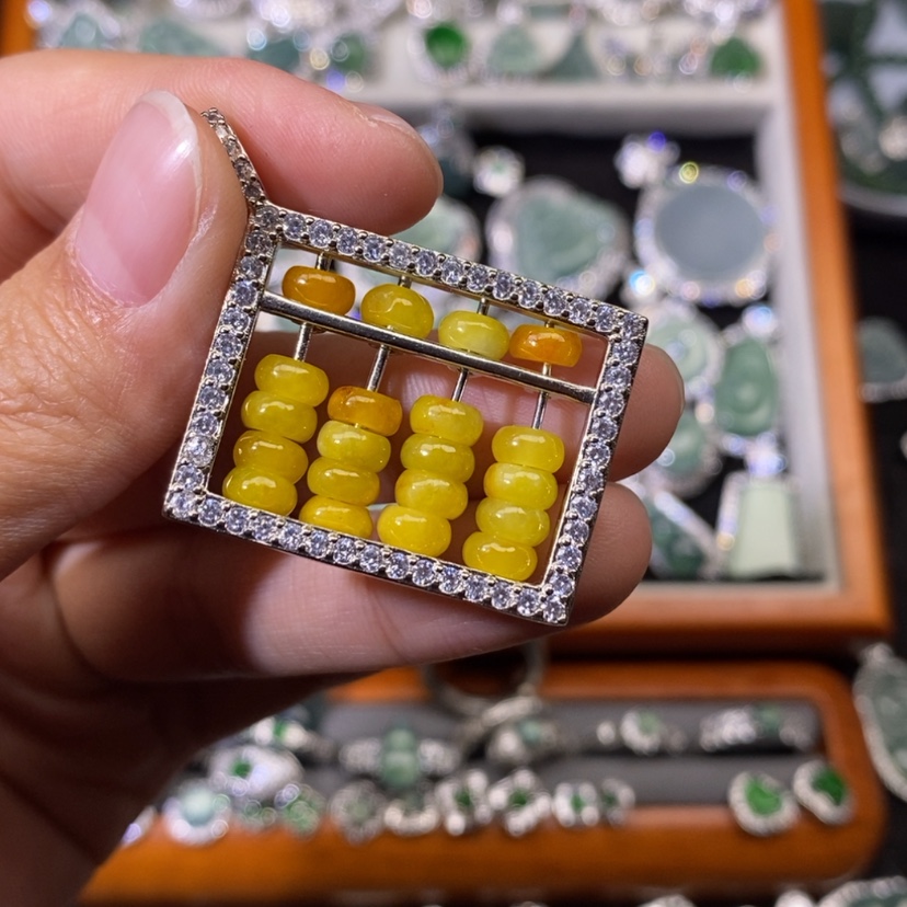 【闪购商品】翡翠颈饰未镶嵌天然