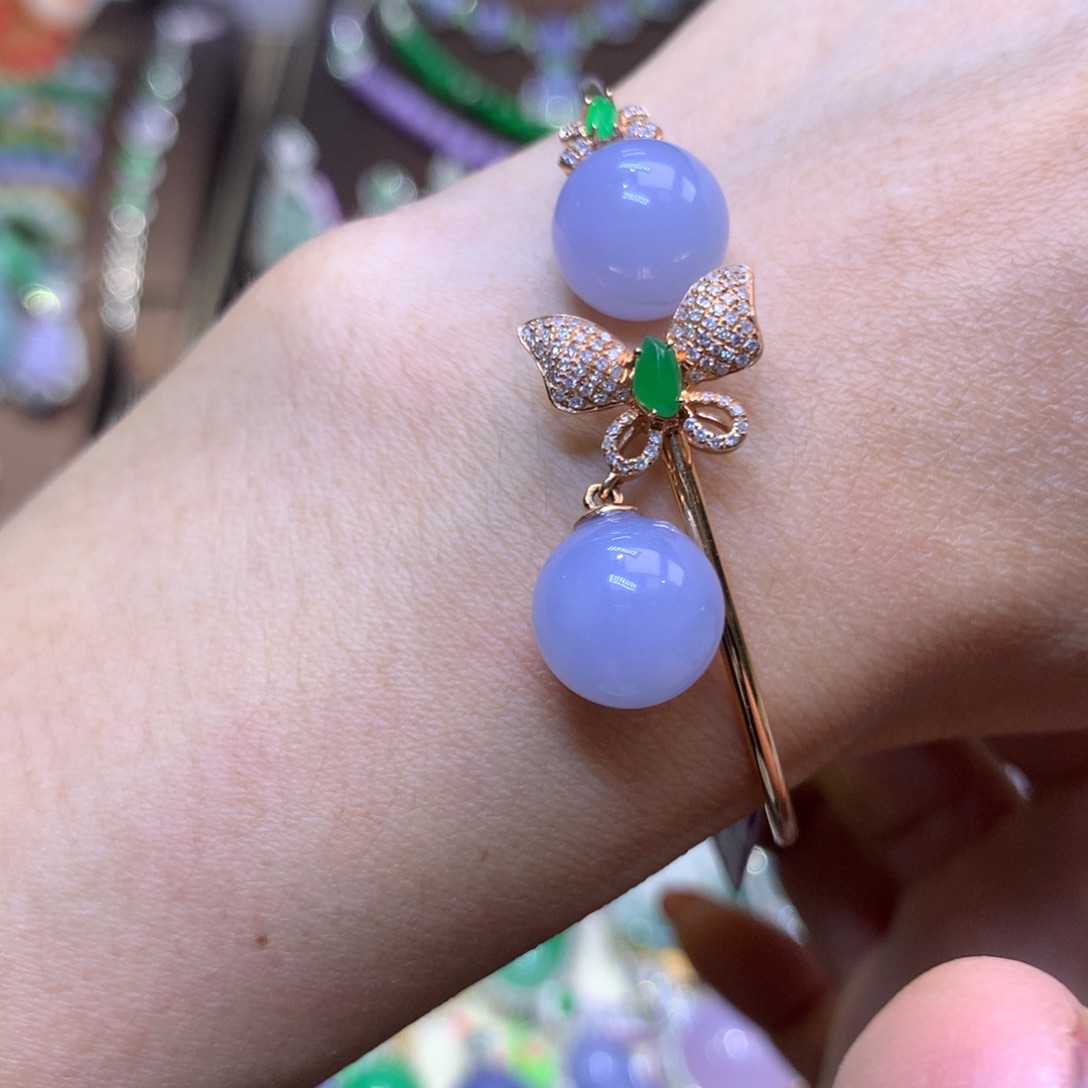 翡翠18K金镶嵌颈饰