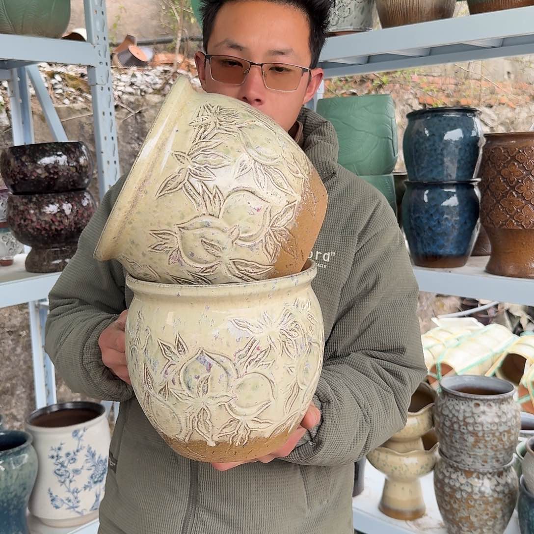 紫砂花盆口20高18（两个桃子彩色