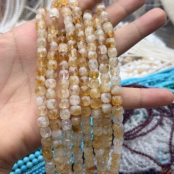 玛瑙/玉髓未镶嵌珠宝半成品一条6.5mm左右黄塔晶方糖