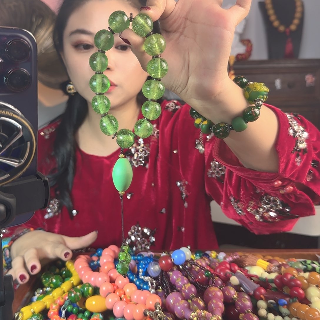 玻璃颈饰老琉璃的故事是一场老老个