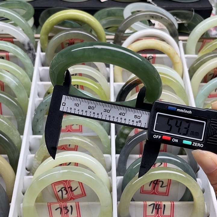 未镶嵌蛇纹石玉手镯754