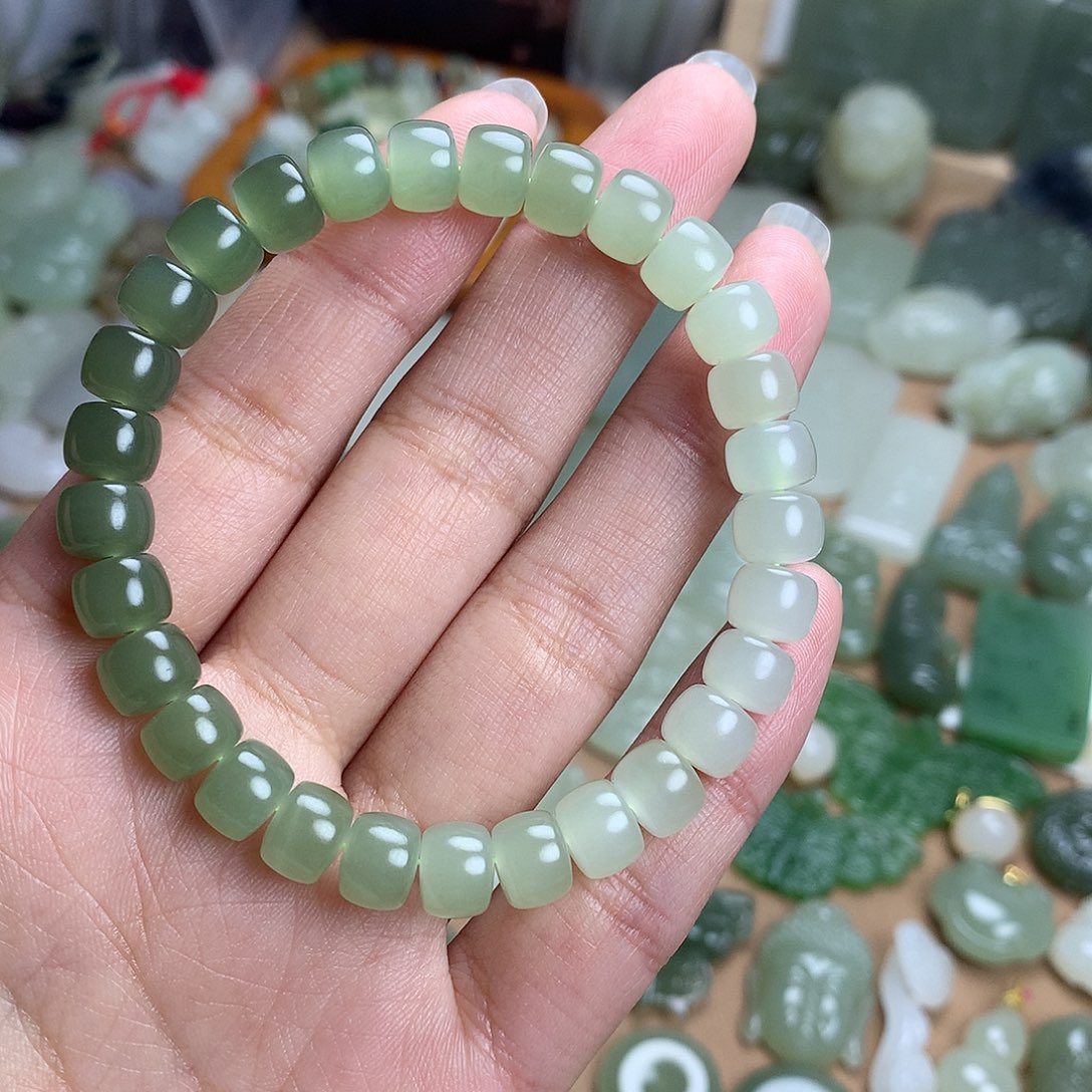 和田玉吊坠未镶嵌