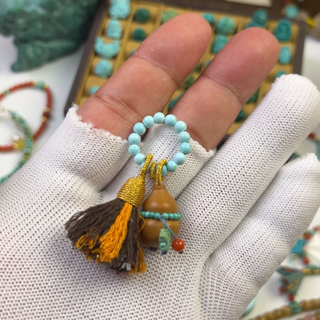 绿松石配饰未镶嵌