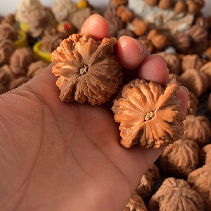 吊坠文玩核桃?*?老树磨盘狮子头文玩核桃