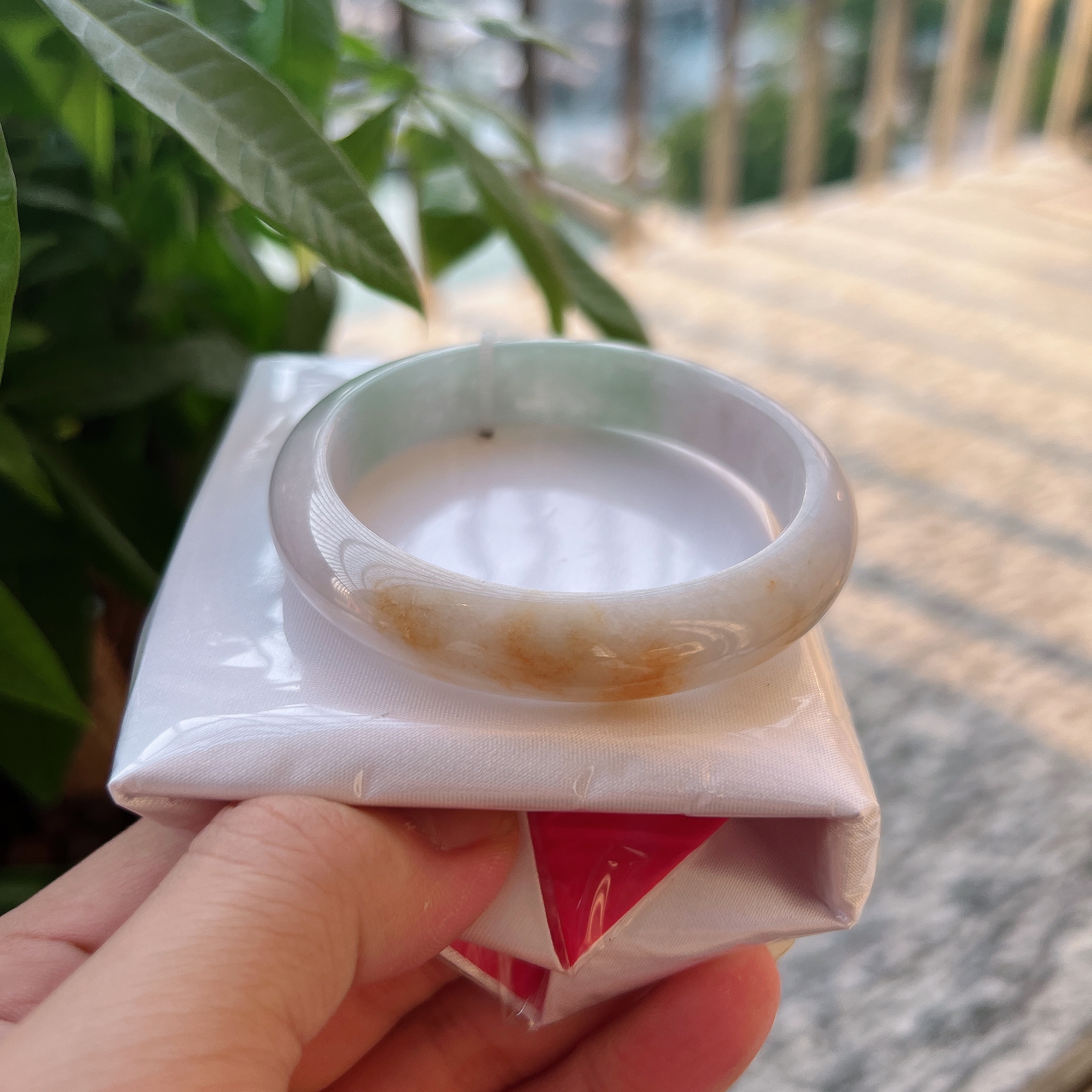  手机实拍0色差缅甸翡翠A货老坑天然55圈特色飘黄翡飘绿双彩手镯