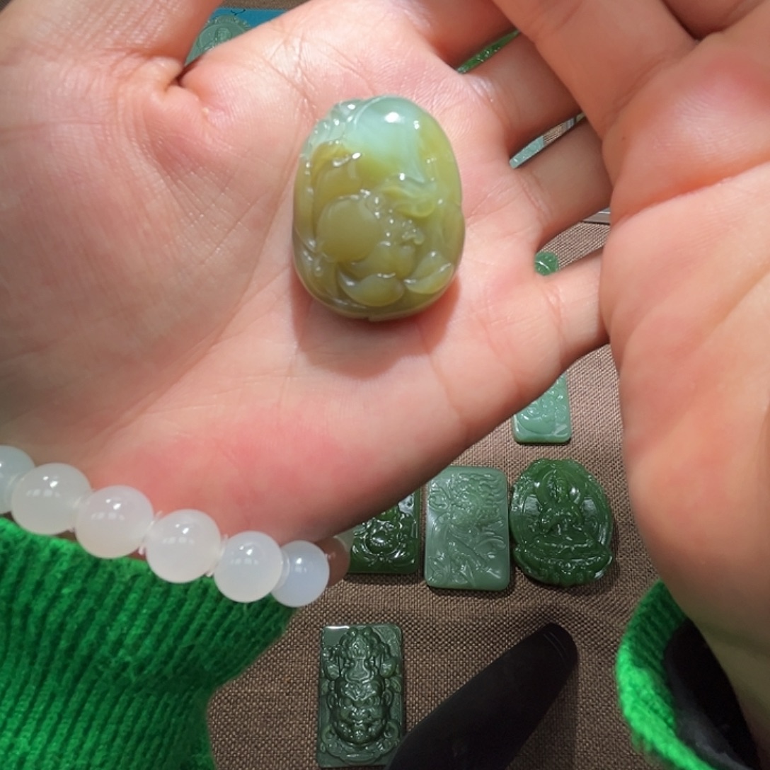 和田玉未镶嵌吊坠(不含链)