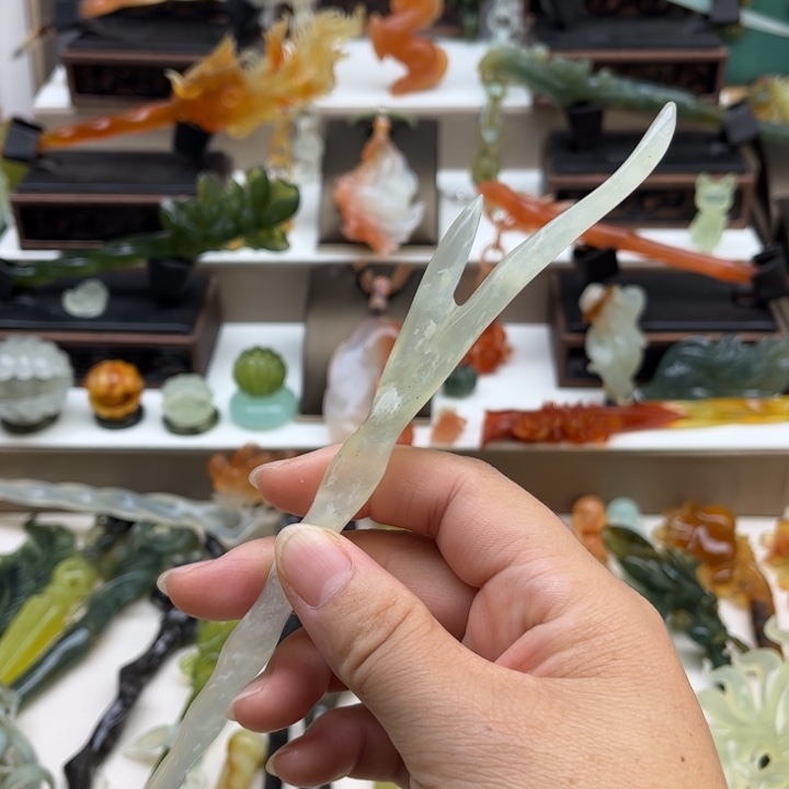 蛇纹石玉未镶嵌岫玉发簪