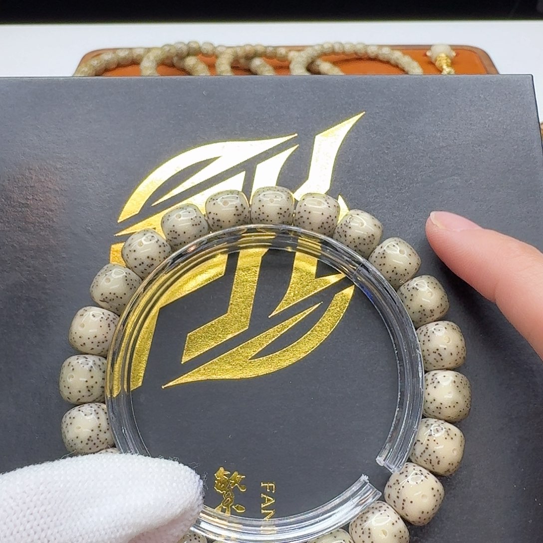 星月菩提吊坠111梵天冰糖大眼睛针10左右