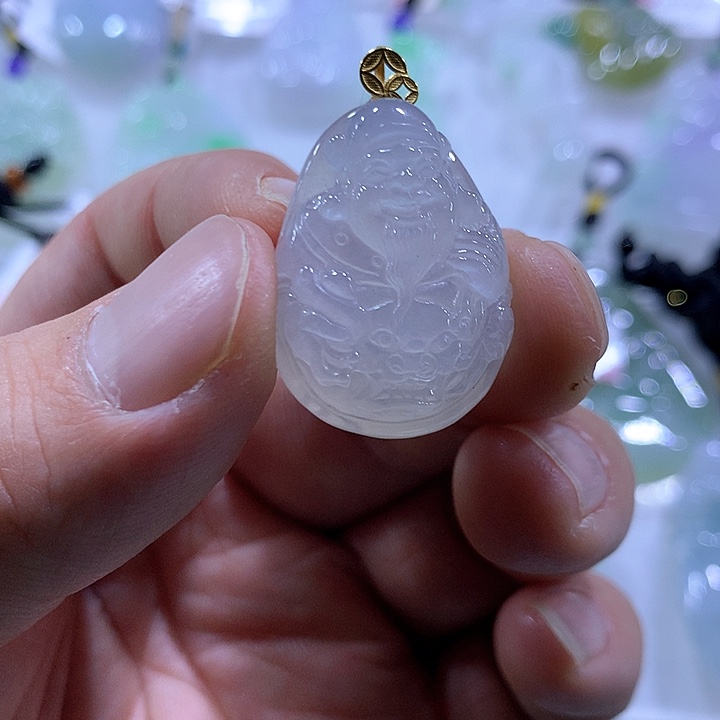 翡翠颈饰18K金镶嵌天然翡翠A货吊坠