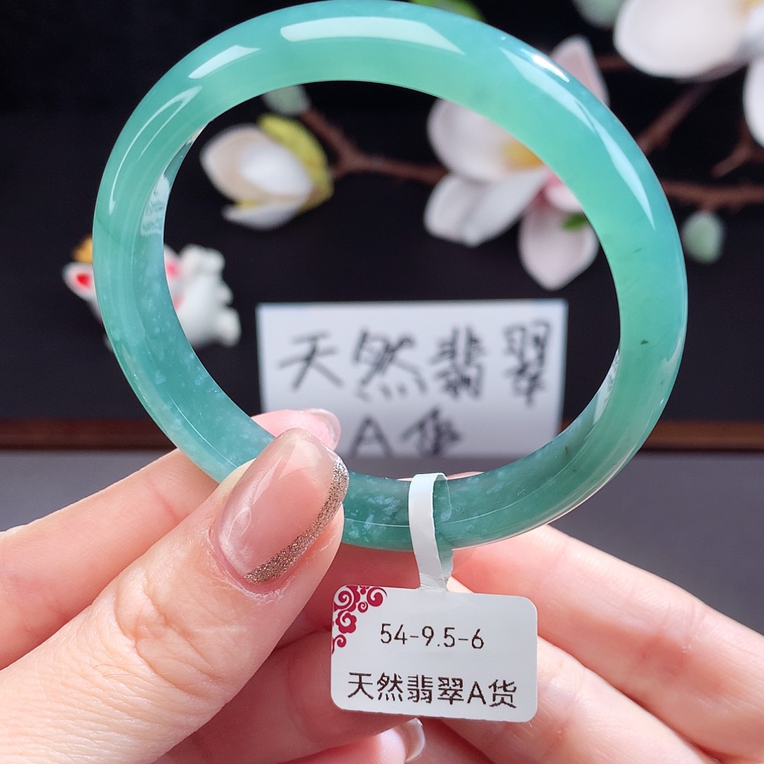 翡翠手镯（圆镯）未镶嵌