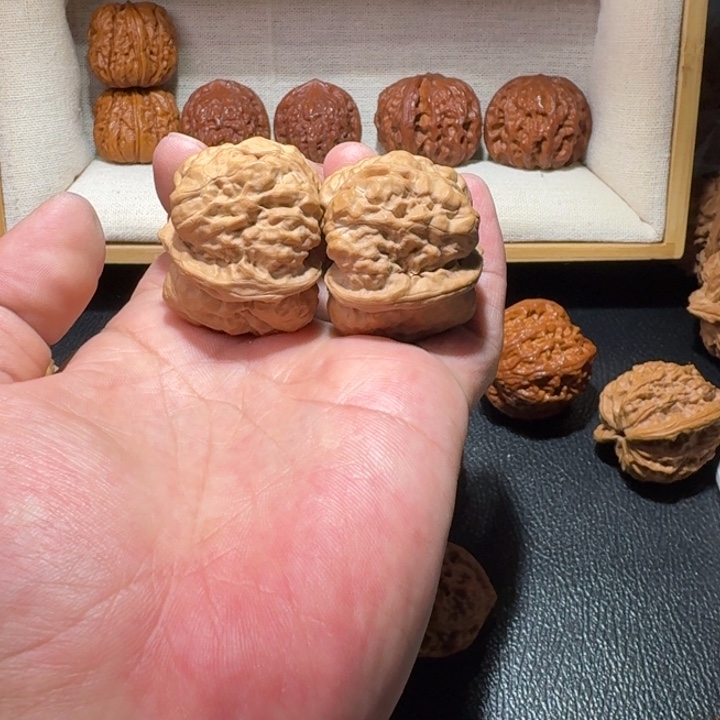 文玩核桃把件蛤蟆头