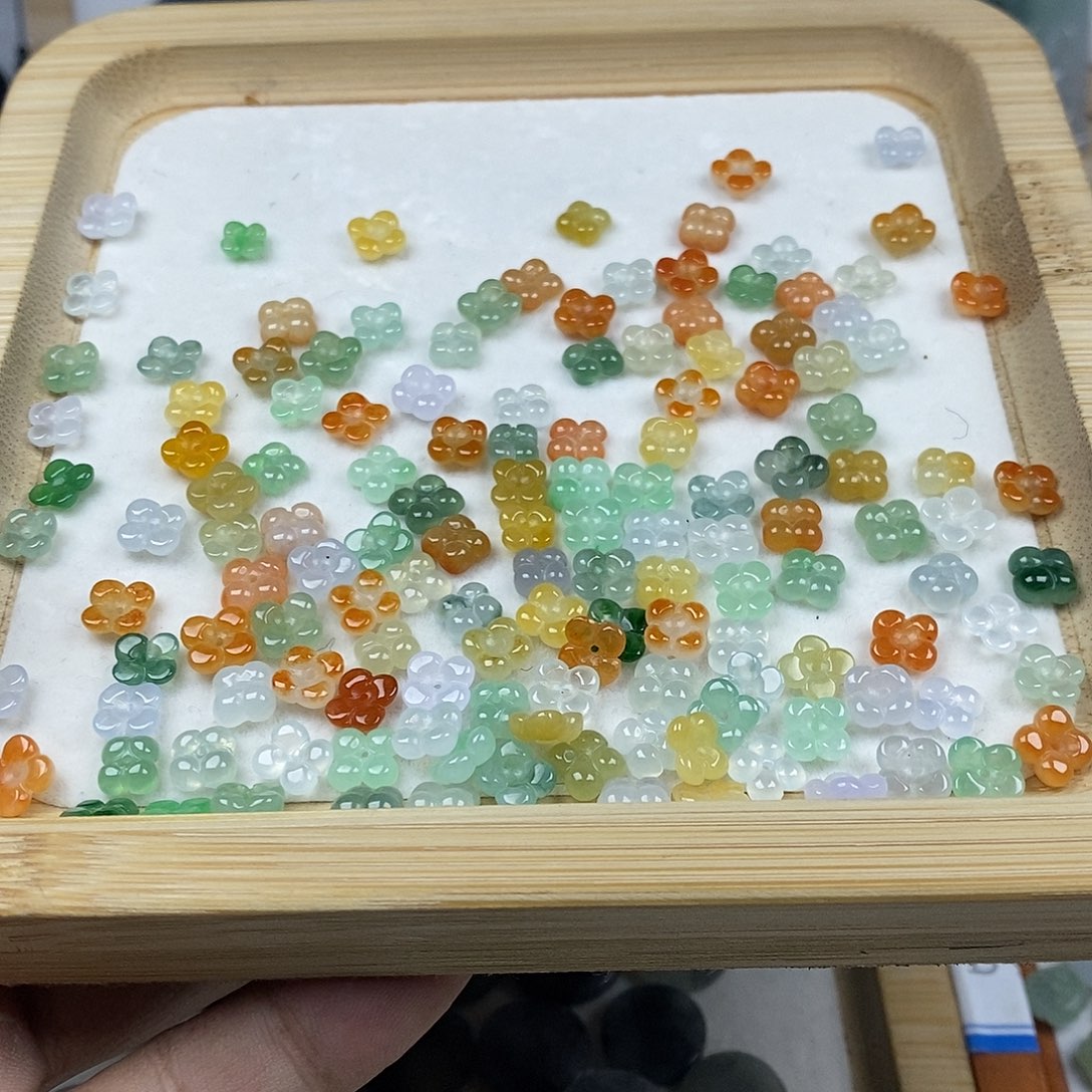 翡翠戒指未镶嵌桂花