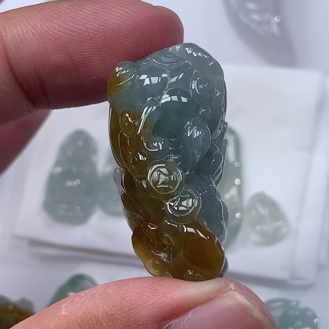 吊坠(不含链)未镶嵌翡翠