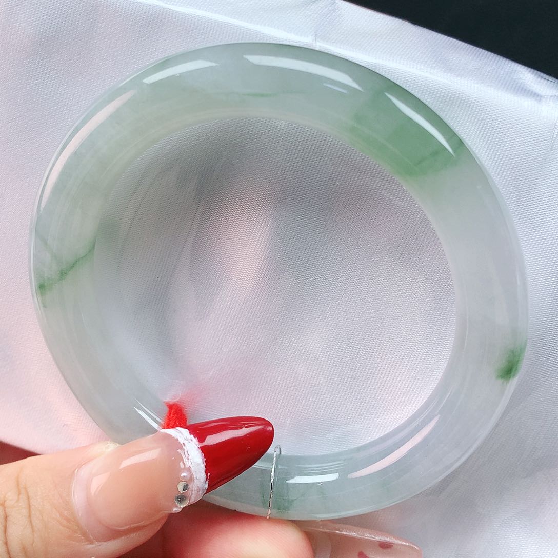 翡翠手镯未镶嵌52圈