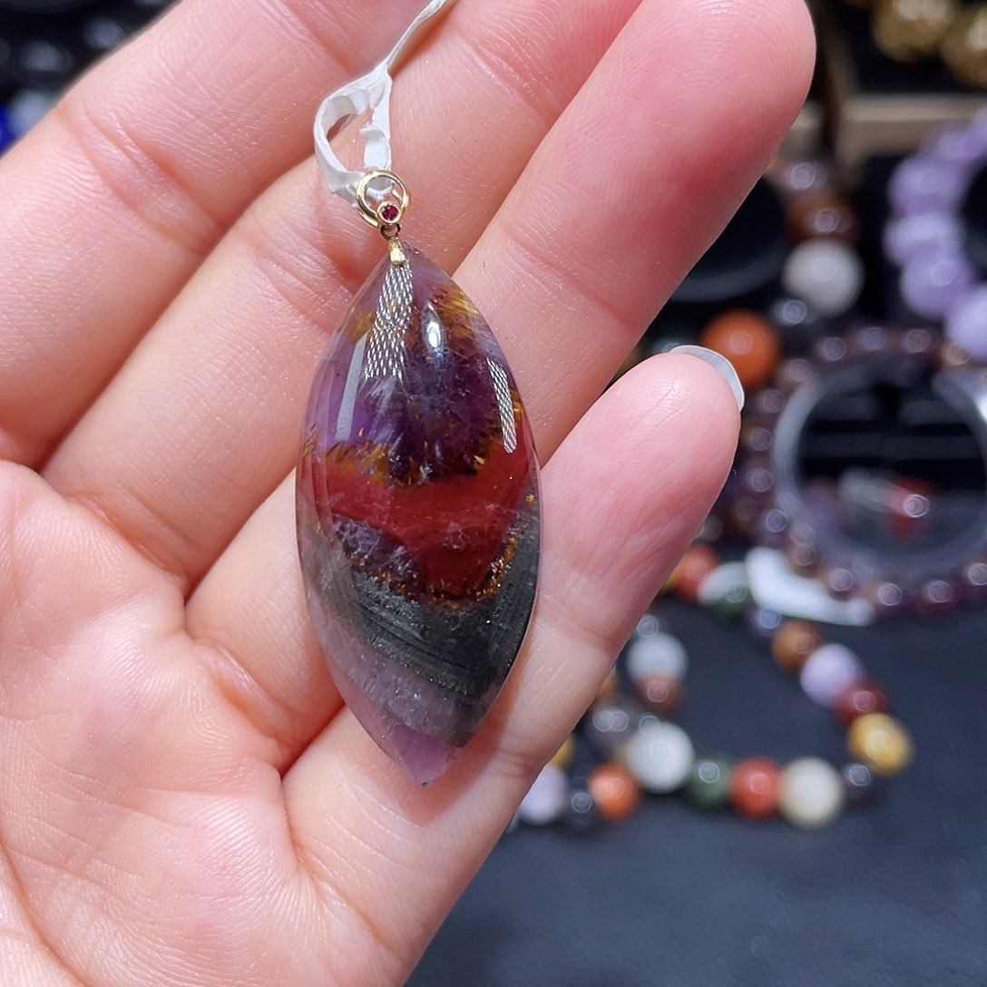 水晶颈饰18K金镶嵌极光吊坠