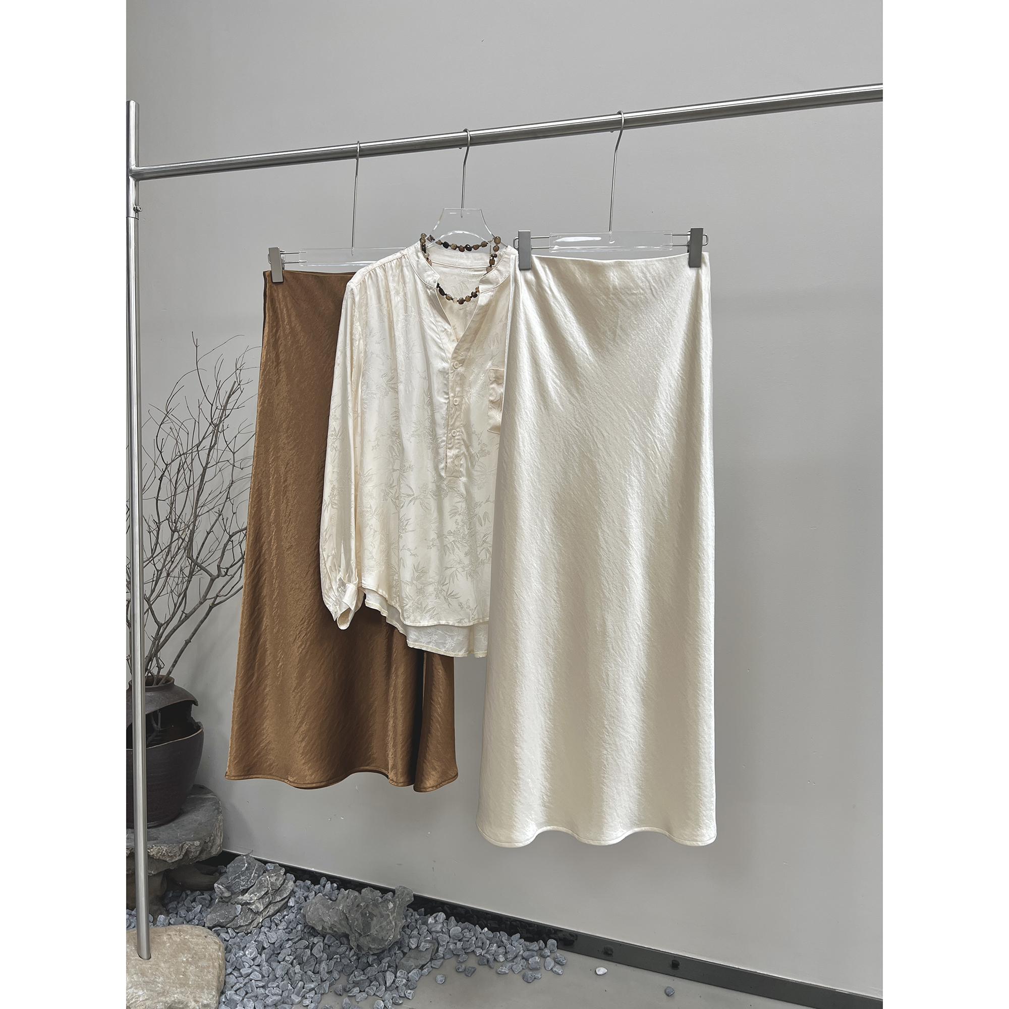 松紧腰高级缎面半身裙J352