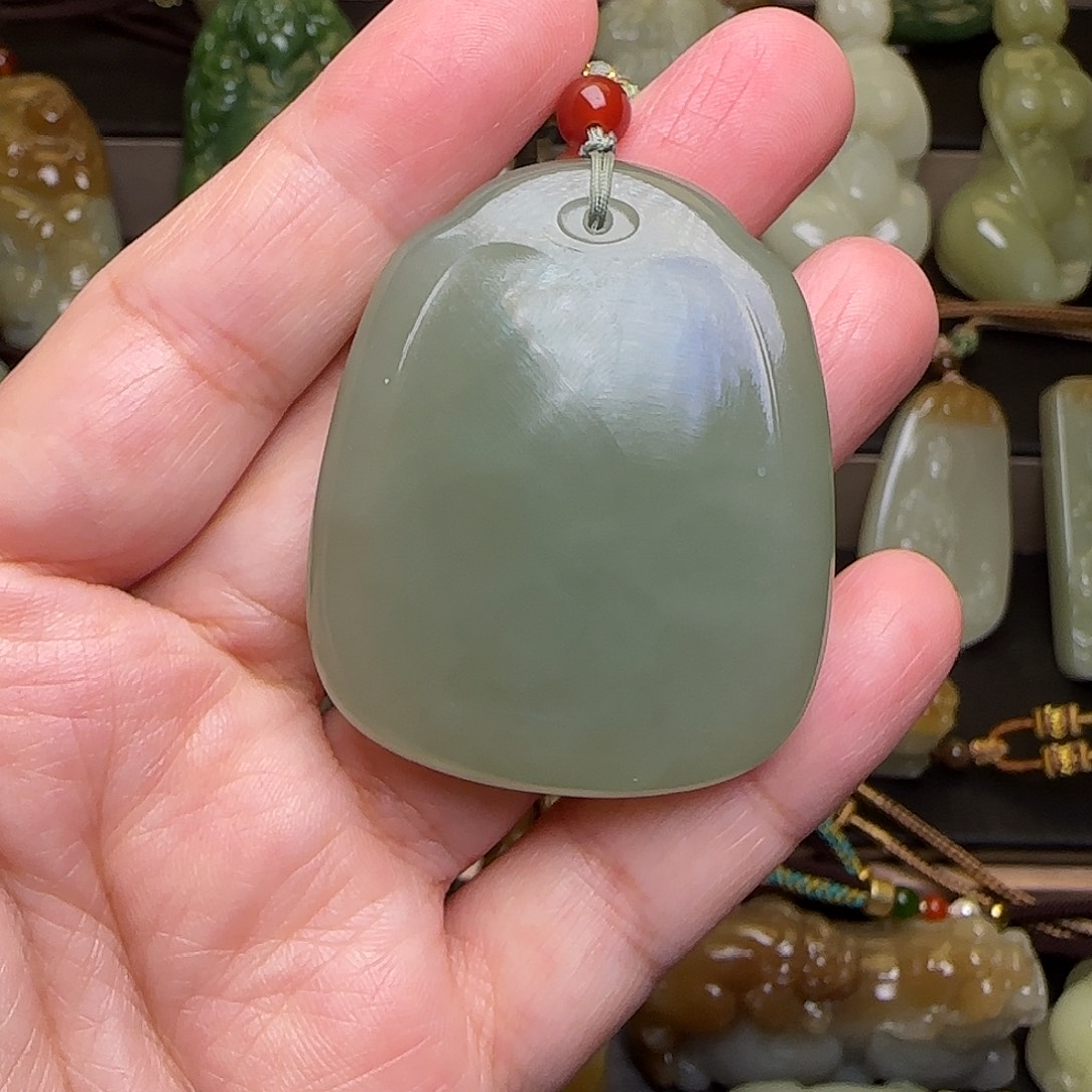 颈饰未镶嵌和田玉