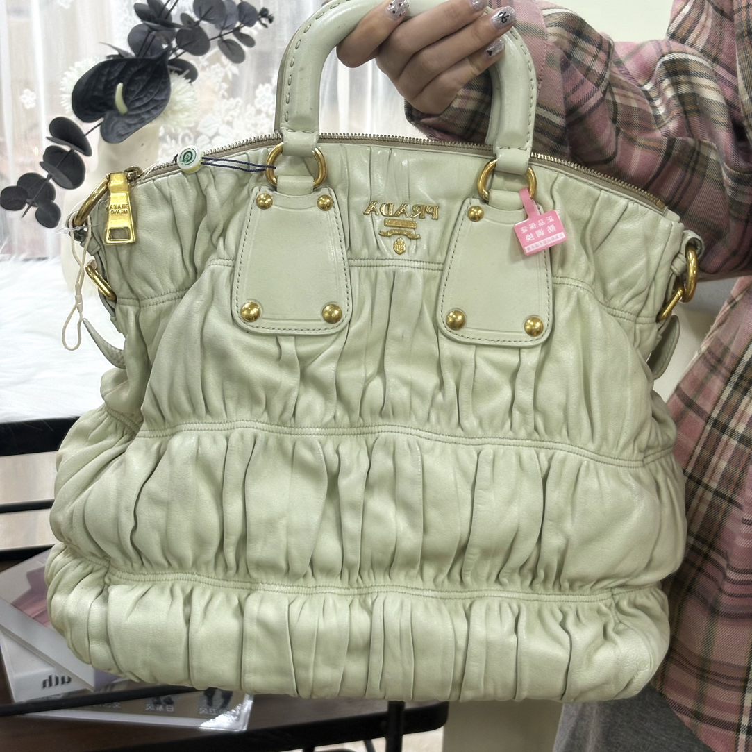 95新 Prada/普拉达 九五成新褶皱全皮托特单肩包