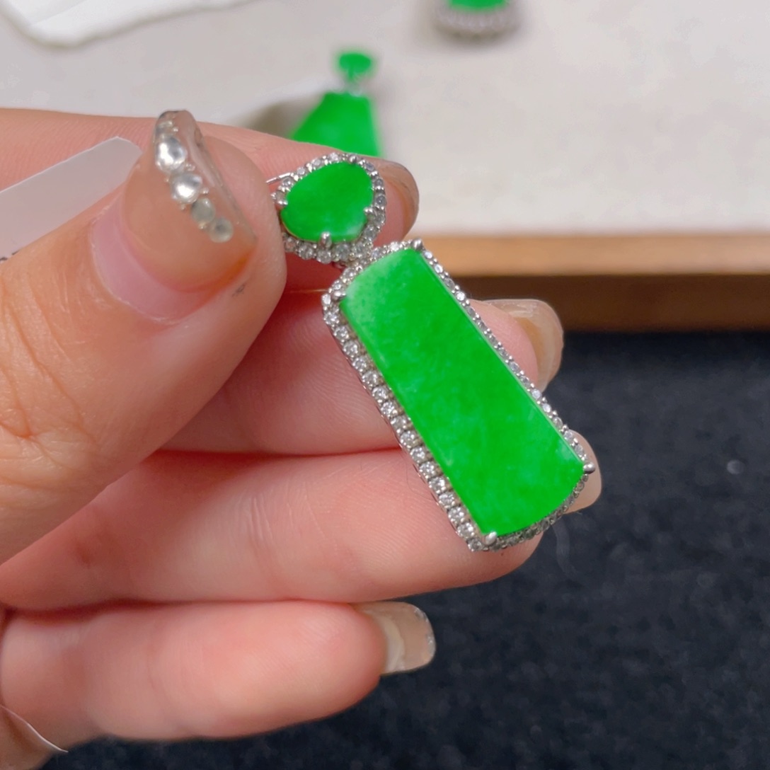 翡翠颈饰银S925镶嵌vb b n n