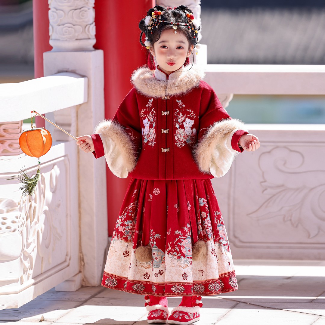 女童冬季加厚喜庆拜年服套装儿童2025新款洋气中国风马面裙两件套