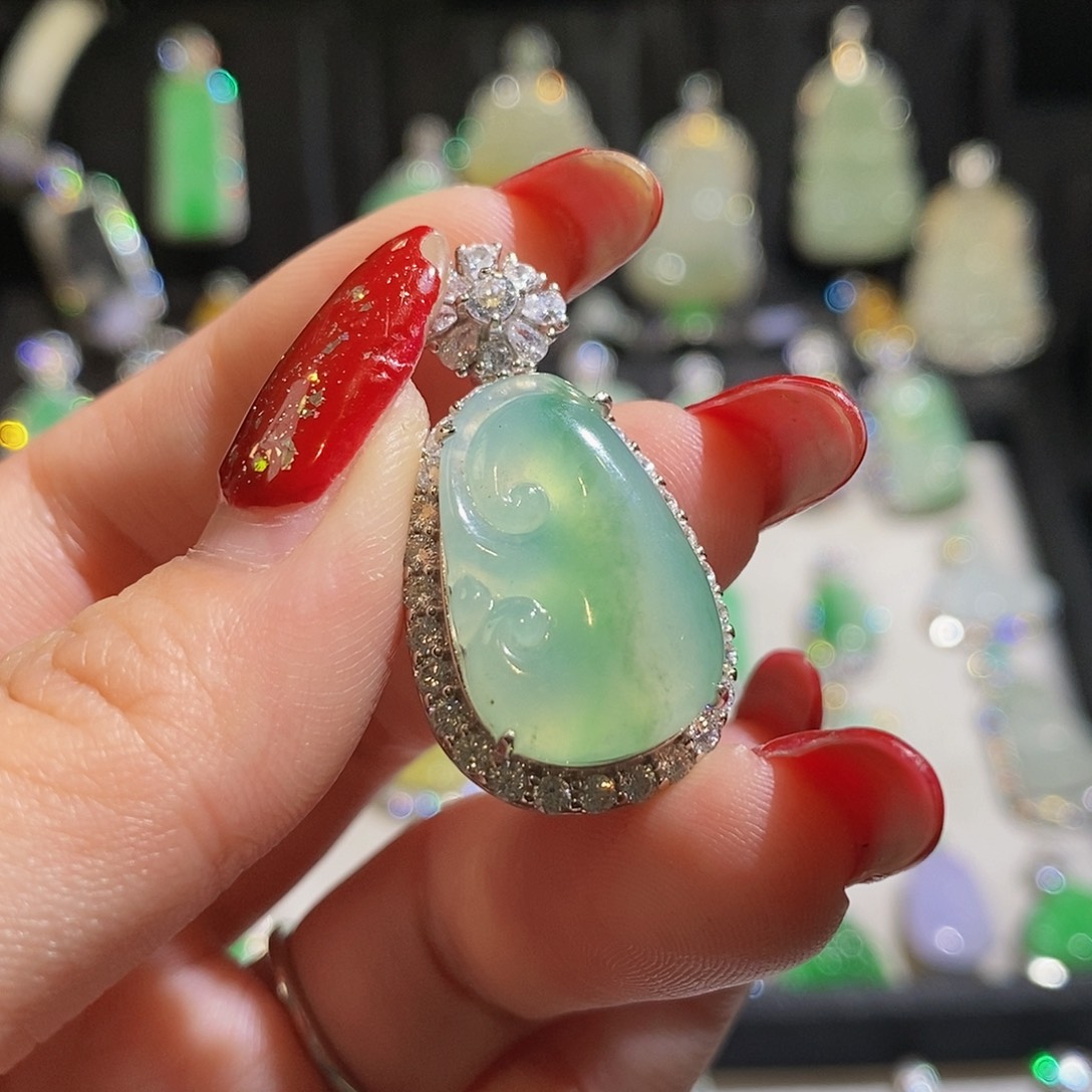 翡翠颈饰银S925镶嵌天然翡翠