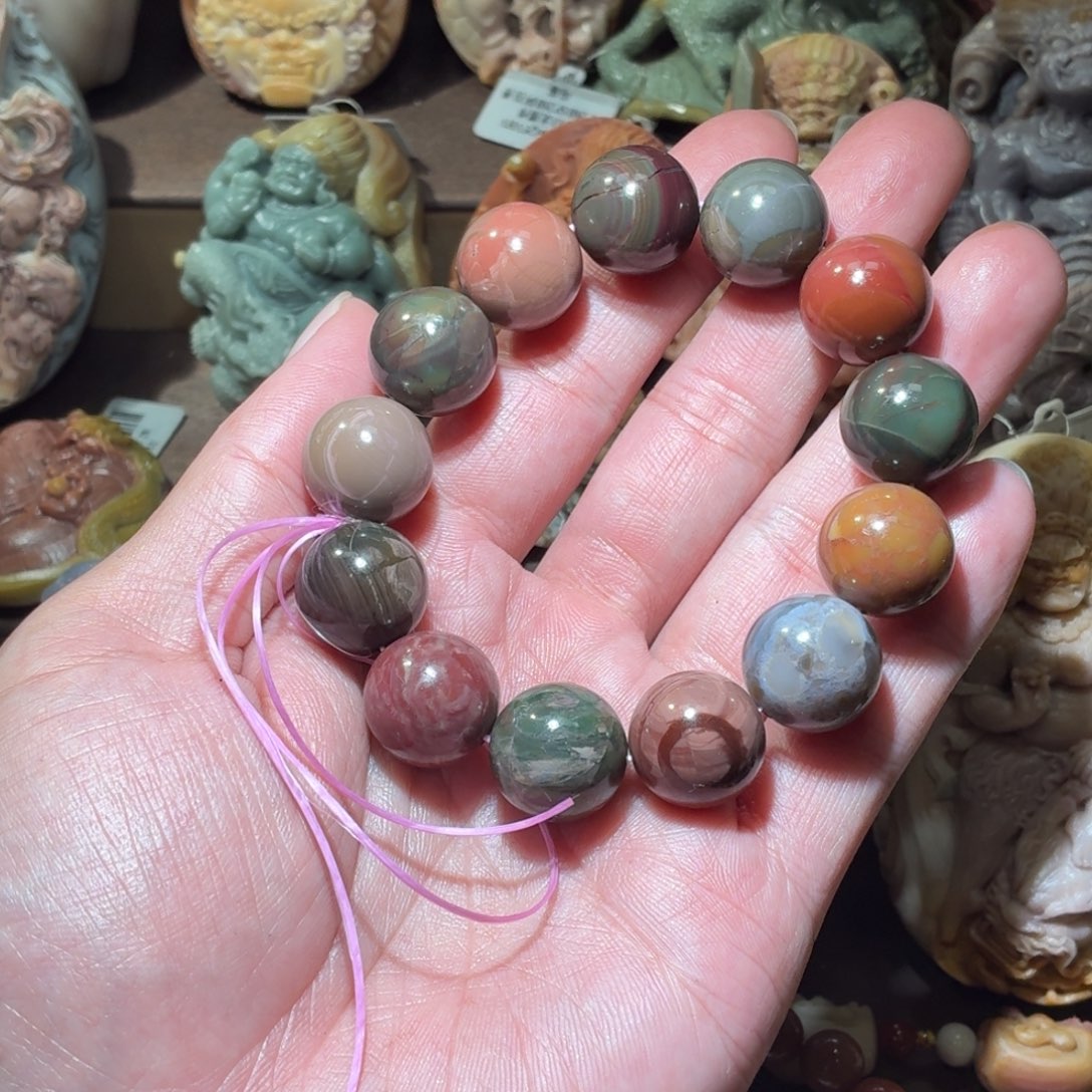 梦***鱼石英质玉未镶嵌手串2