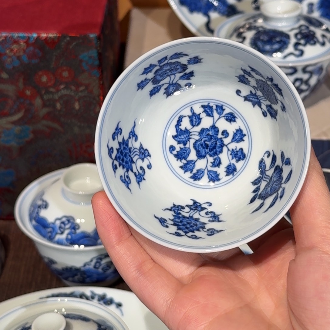 陶摆件松风缠枝花卉宫碗